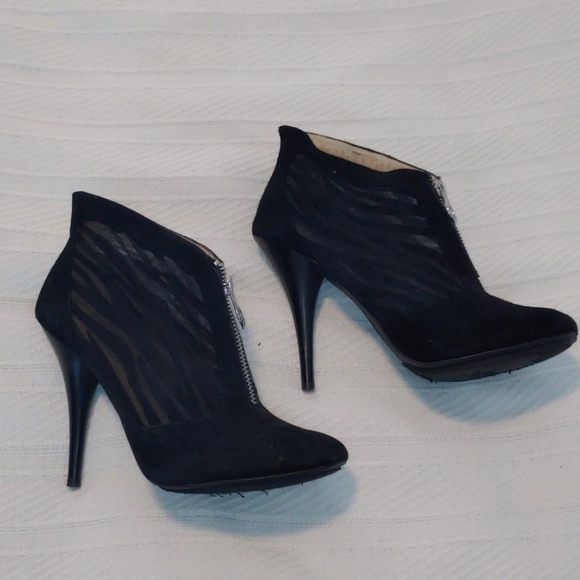 Michael Kors zebra patterned booties EUC - Picture 3 of 14